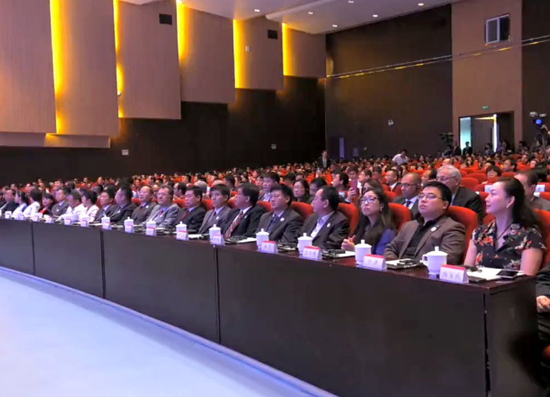 每个妇女，每个儿童启动典礼